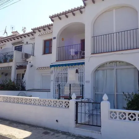 Lago Jardin : Bright Spacious One Bedroom Flat Appartement *