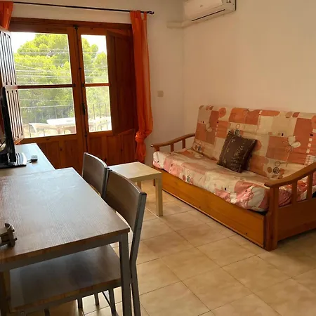 Jardin : Bright Spacious One Bedroom Flat Апартаменти