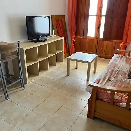Апартаменти Jardin : Bright Spacious One Bedroom Flat Торрев'єха