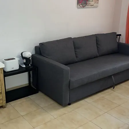 Jardin : Bright Spacious One Bedroom Flat *